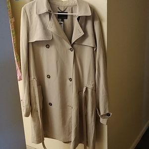 Banana Republic Tan XL Trench Coat/Windbreaker